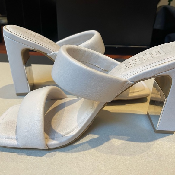 DKNY WEssential Pump Sandal Heel White Size 8 Puffy Mule - Picture 4 of 5